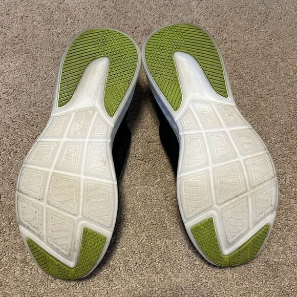 SKECHERS MENS SIZE 8.5 GO RUN HYPER BURST SHOES - Picture 7 of 7